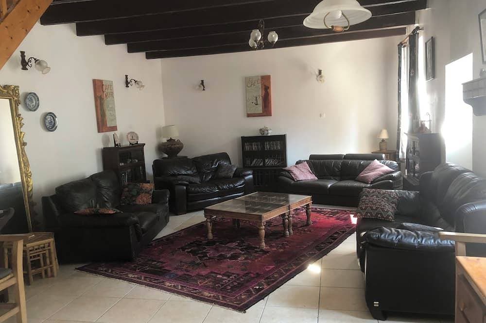 Foto 7 von 25: Beautiful Breton Barn with Pool 3 Bed, Sleeps 7. Great for groups or families