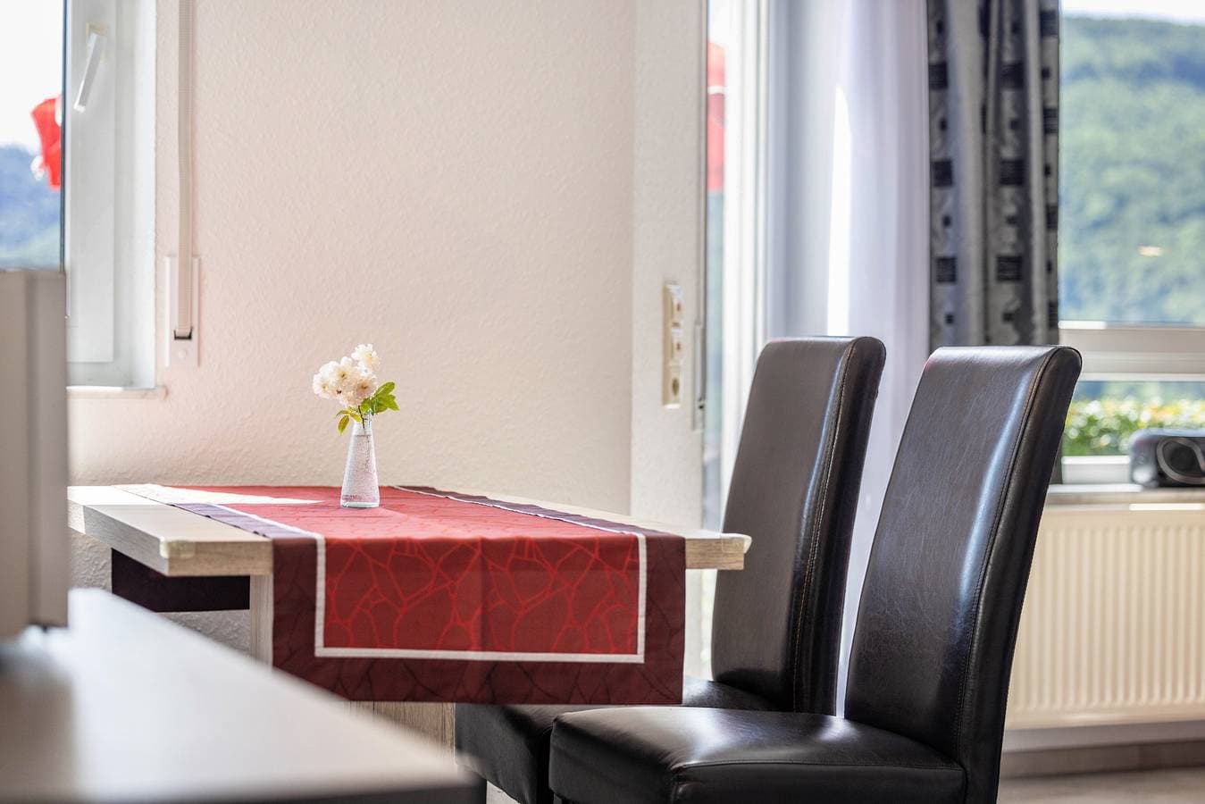 Foto 9 von 32: Ferienwohnung mit Bergblick, privater Terrasse und Wi-Fi