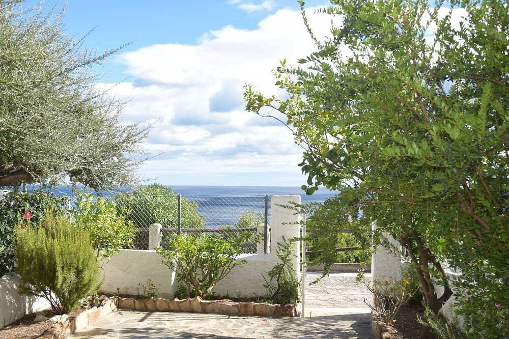 Foto 8 von 9: Cozy house facing the sea