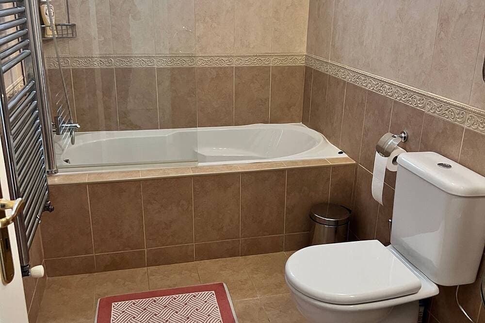 Foto 5 von 25: Charmante Erimi Villa mit privatem Pool und Gartenblick