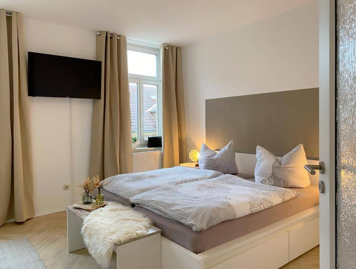 Elbnahe Ferienwohnung mit 2 Schlafzimmern 1