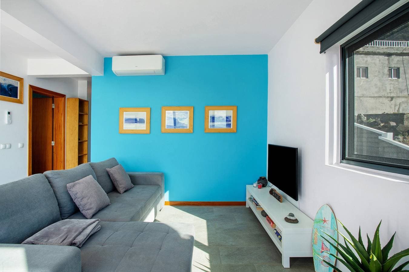 Foto 9 von 43: Ferienwohnung 'The Wave House - Two Bedroom' mit Meerblick, Wi-Fi und Klimaanlage