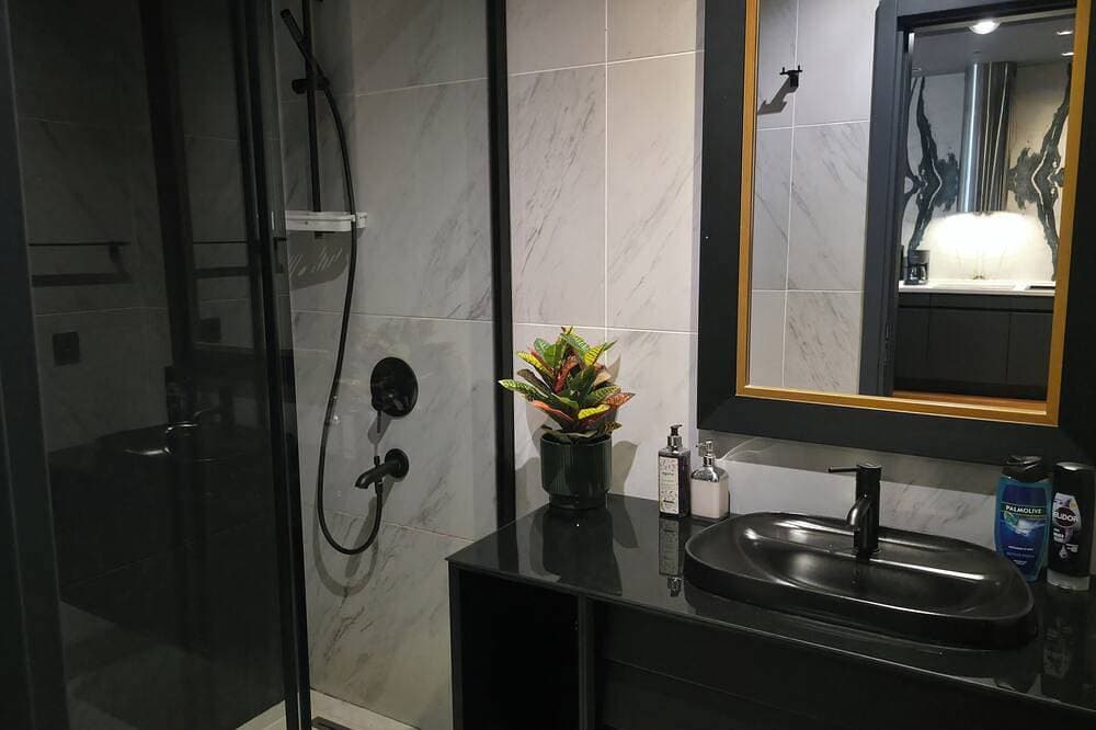 Foto 8 von 30: Cozy 1-bedroom hotel suite in terrific İstanbul with AC and gym