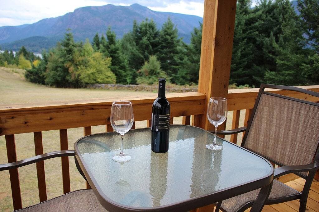 Foto 6 von 23: Shellrock Cabin mit Blick auf den Columbia River