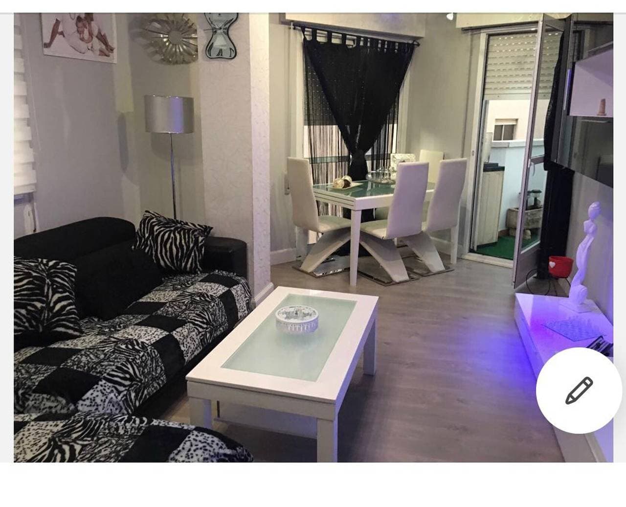 Foto 11 von 19: Modernes Apartment mit Jacuzzi und Stadtblick in Almería, 80 m²