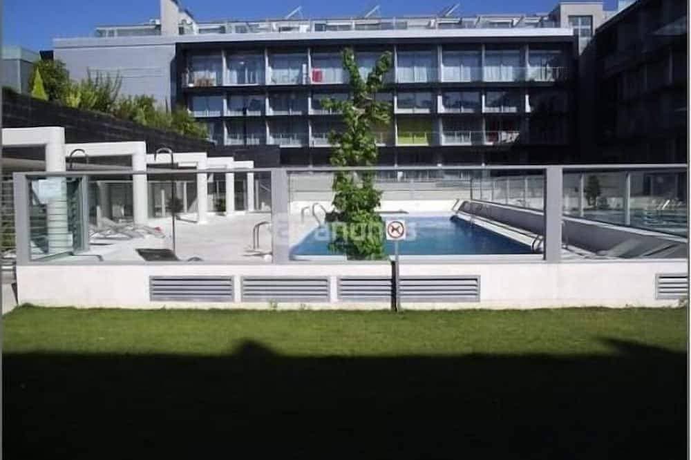 Komfortable Wohnung 2 Schlafzimmer 2 Badezimmer mit Garage und Pool 1