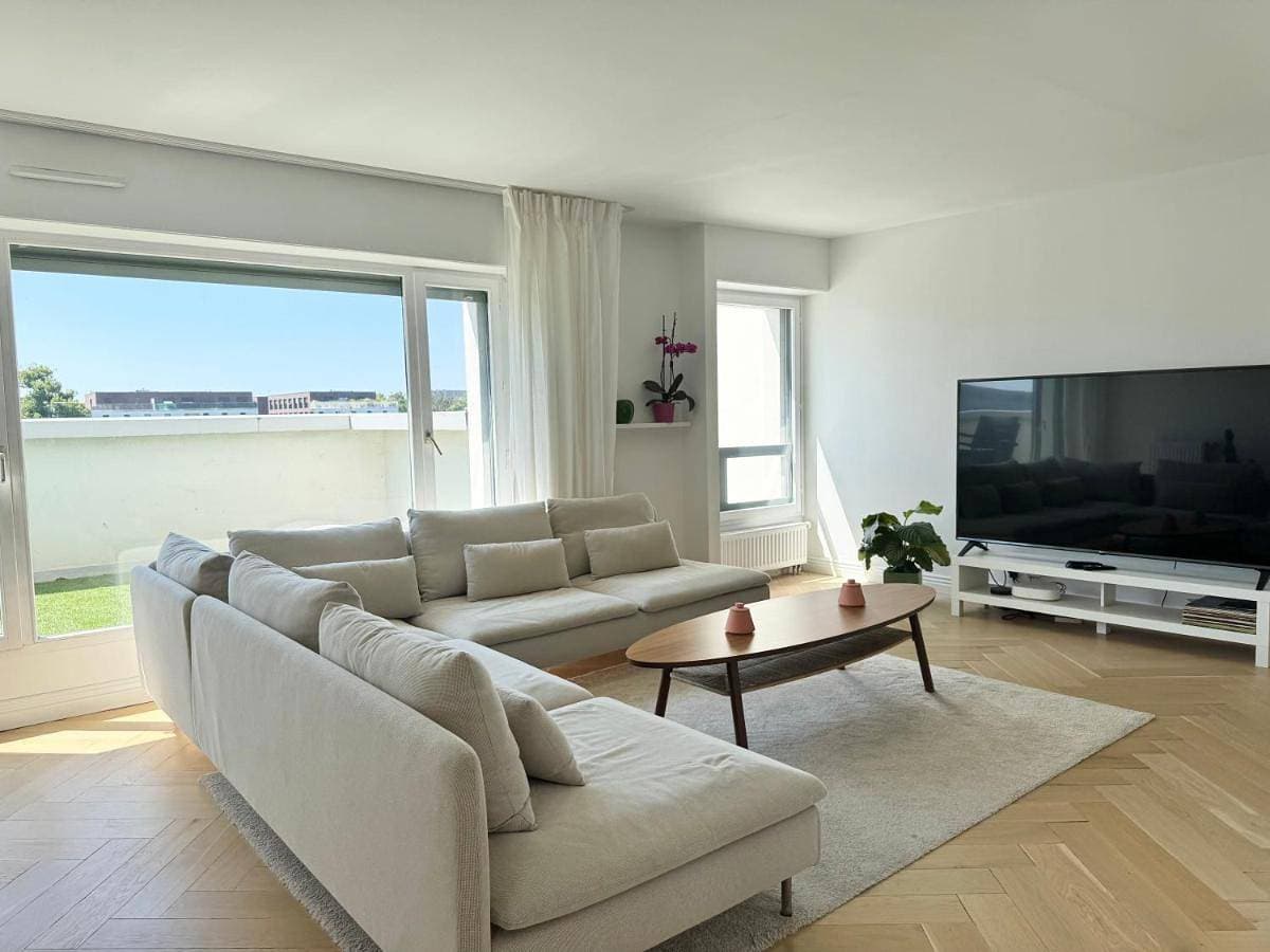 Foto 2 von 44: Three-Bedroom Premium Apartment with Balcony