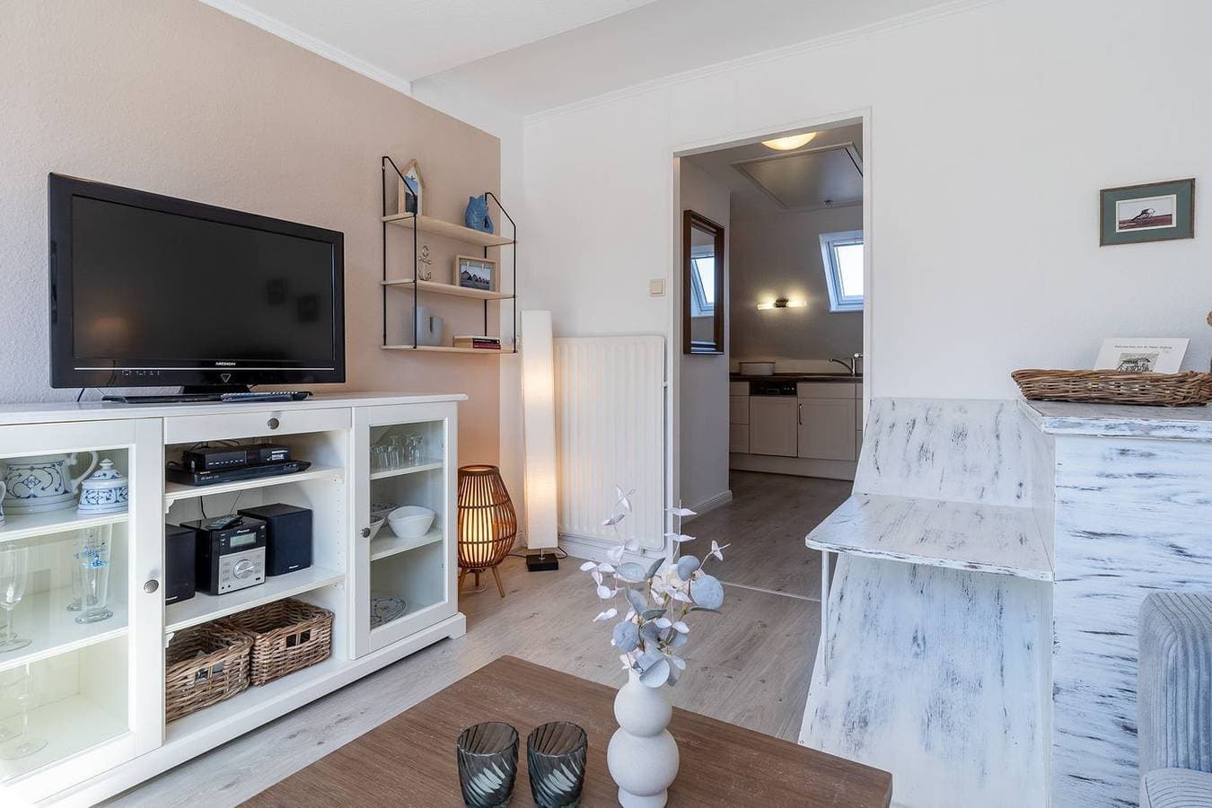 Foto 3 von 29: Schöne 2-Zimmerwohnung im 1. Obergeschoss mit Balkon im Ortsteil Dorf