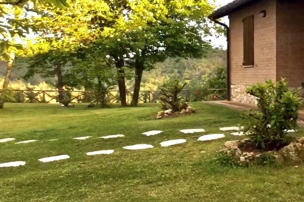 Foto 11 von 30: Typical Tuscan Cottage with swimming pool and park, five minutes from San Galgano