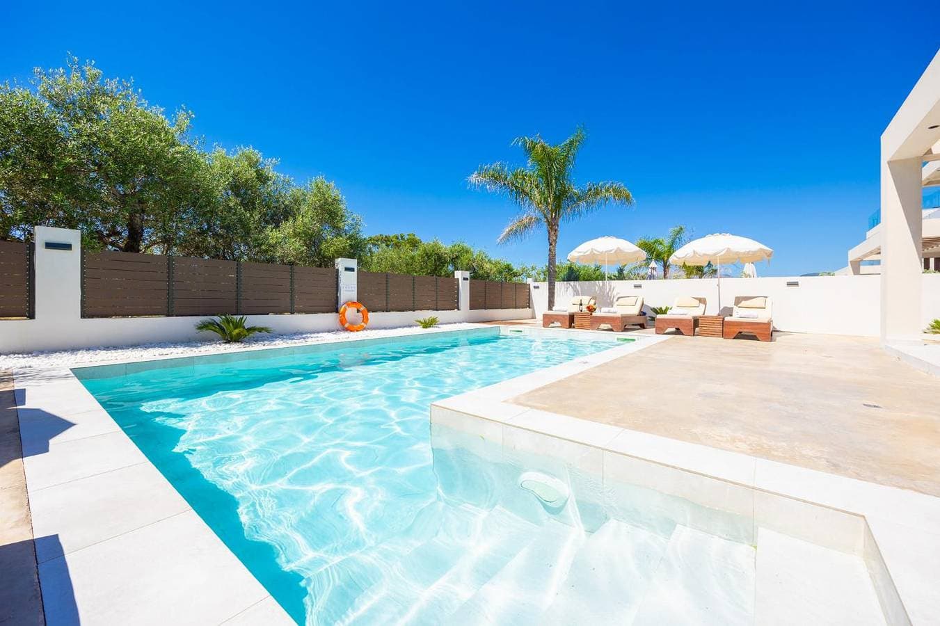 Foto 2 von 42: Villa für 8 Personen mit Garten