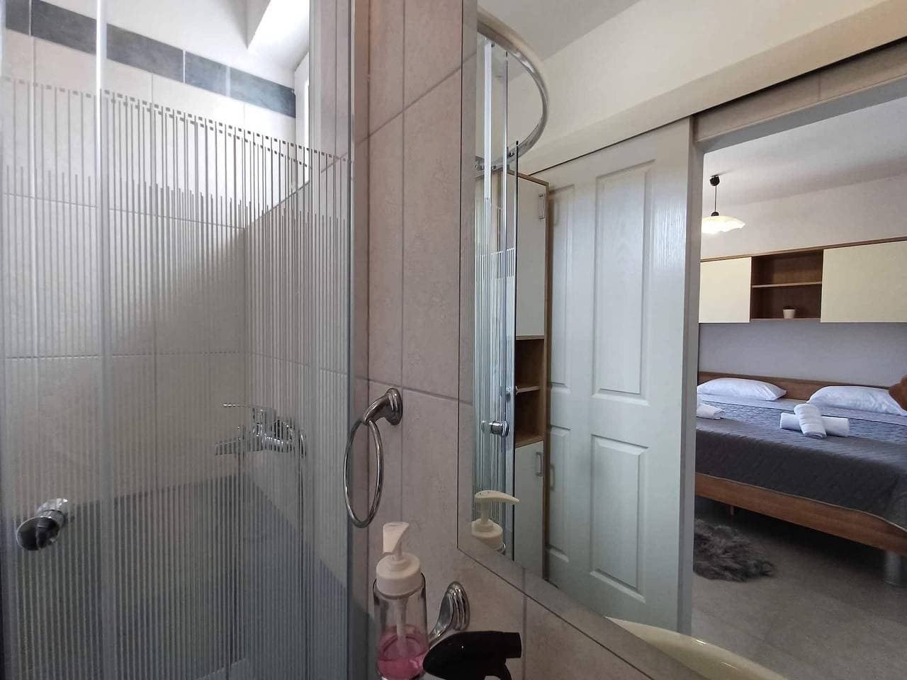 Foto 11 von 21: Charmantes, haustierfreundliches Studio Kika mit Meerblick in Krk