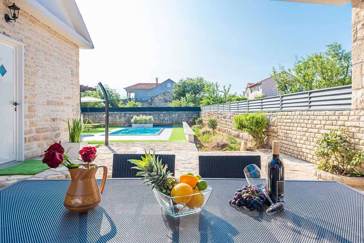Foto 11 von 41: Villa für 5 Personen mit Pool