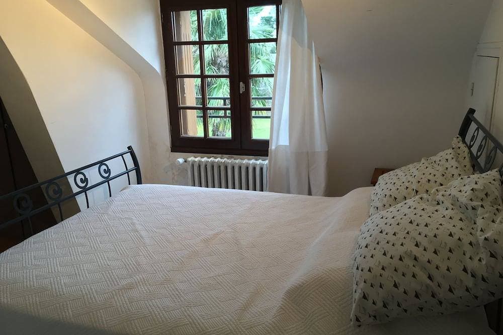 Foto 3 von 30: Einfamilienhaus auf großem Grundstück, direkter Zugang zur Bucht von Mont St. Michel.