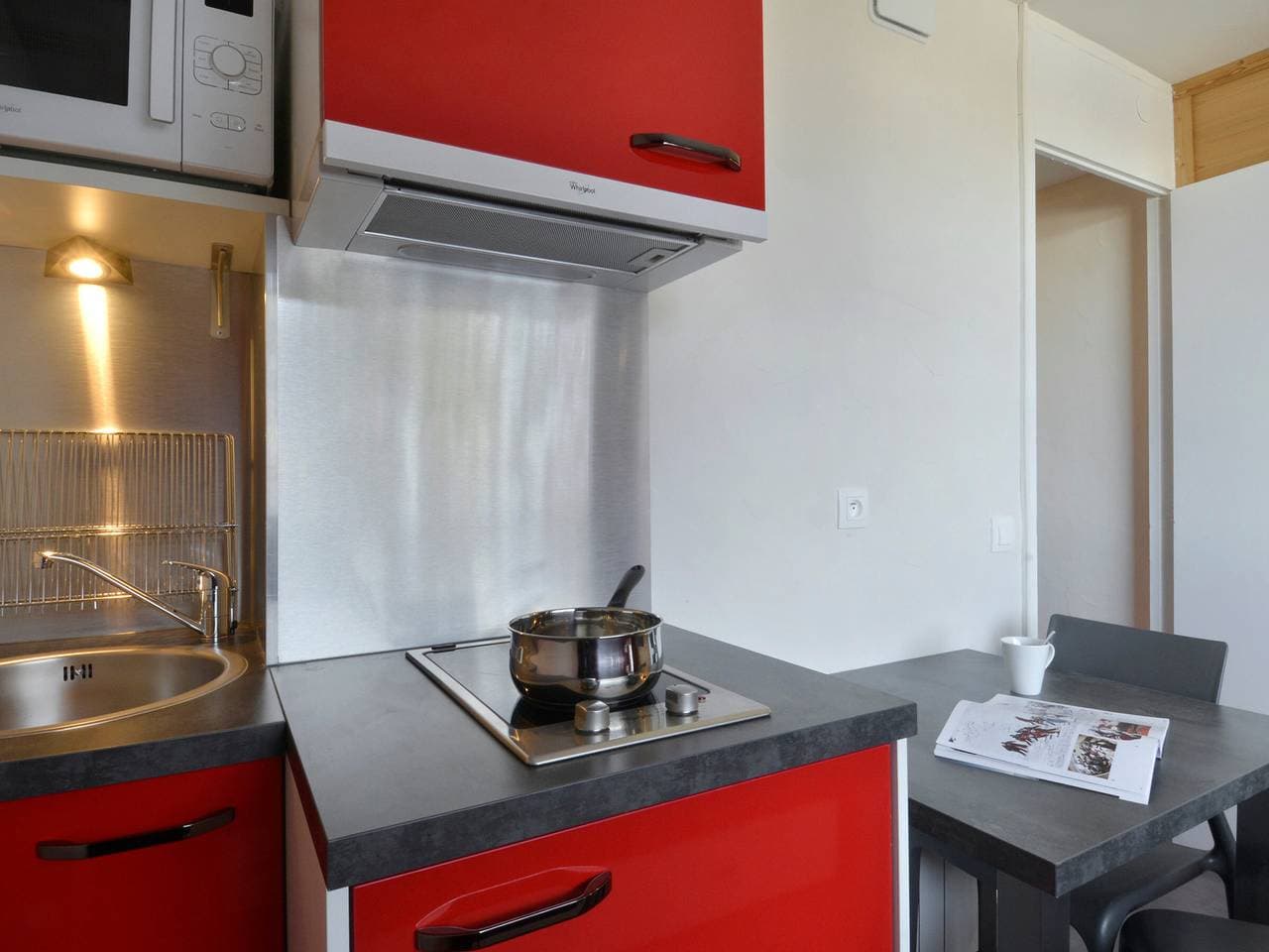 Foto 4 von 14: Renoviertes Studio im Zentrum der Station