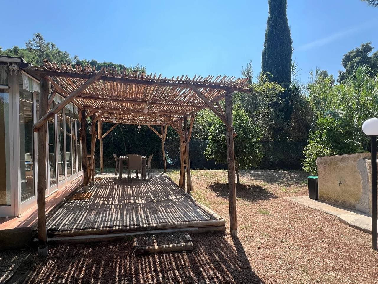 Foto 13 von 17: Ferienhaus „Limone“ mit privater Terrasse, eingezäuntem Garten und Klimaanlage