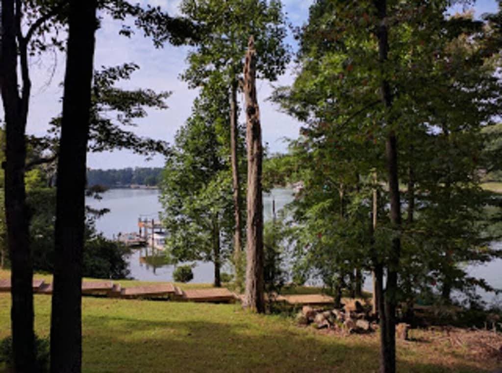 Foto 12 von 15: Lake Cottage on Water - zum halben Preis von Mitbewerbern !!!