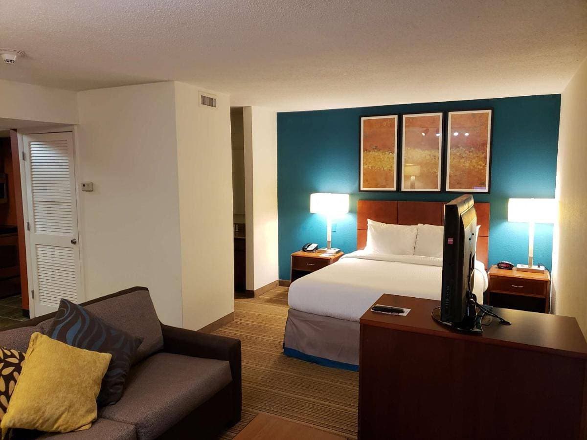 Foto 3 von 5: Tysons Corner Suites, A Baymont by Wyndham