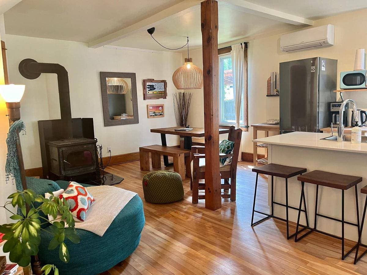 Retro-chic retreat in the heart of Wakefield 1