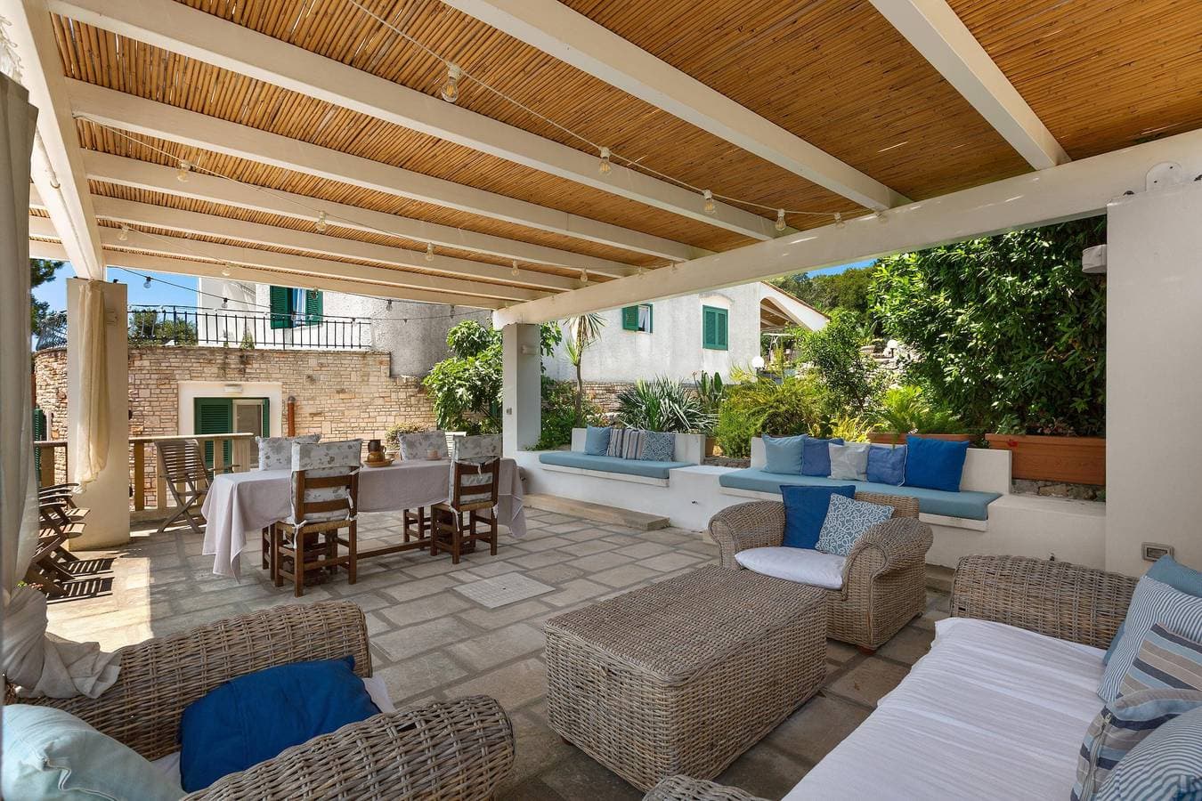 Foto 12 von 65: Villa für 8 Personen mit Terrasse