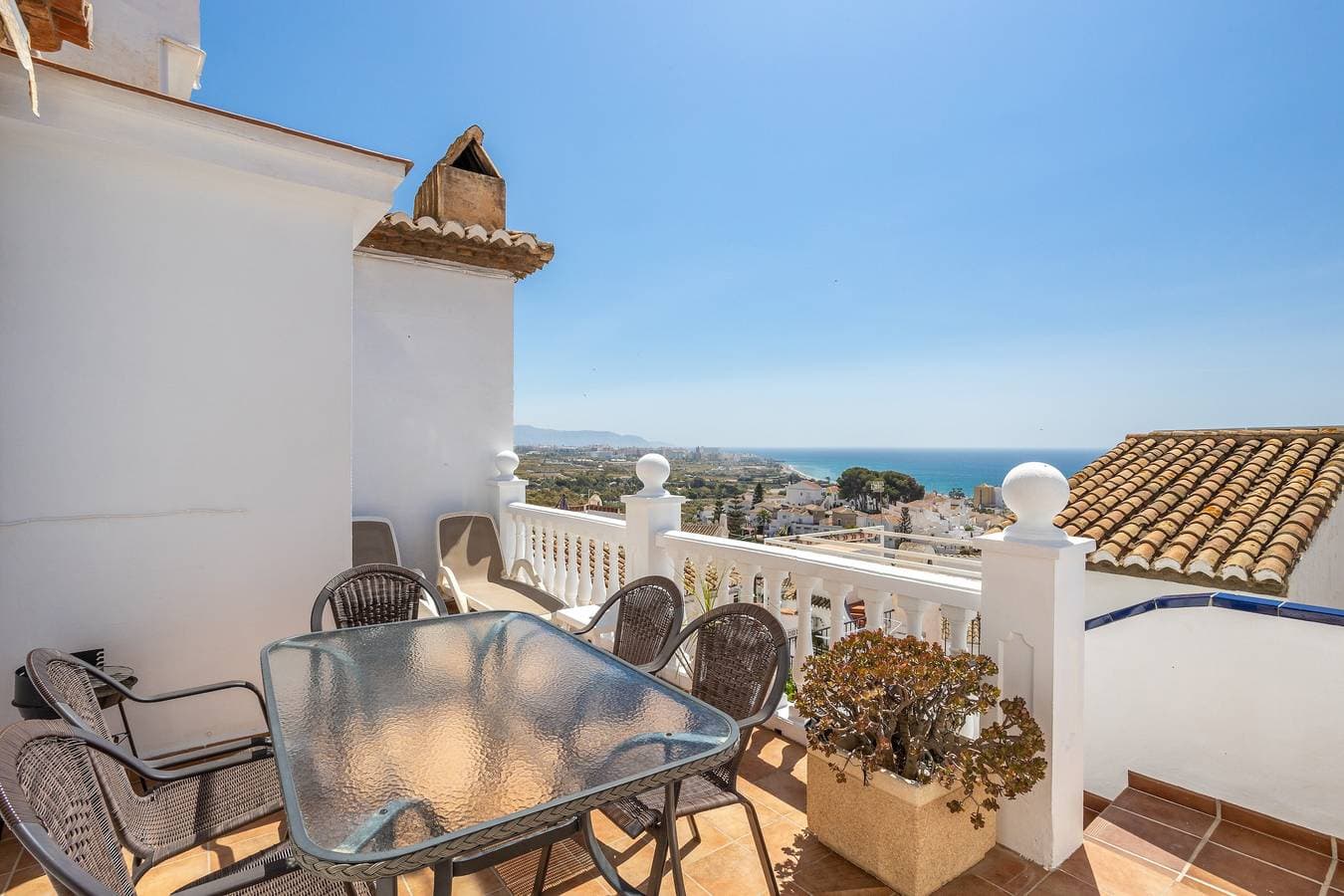 Foto 4 von 26: Ferienhaus 'Casa Carolina Holiday Rental Nerja' in Strandnähe mit Gemeinschaftspool & WLAN