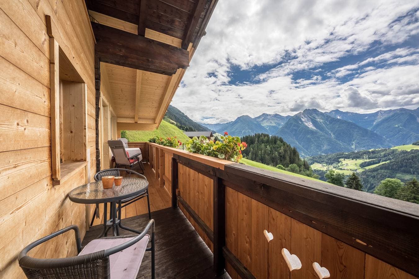 Foto 2 von 26: Ferienwohnung ,,Wasserfall Jogglanderhof" mit Bergblick, privatem Sonnenbalkon und Wlan