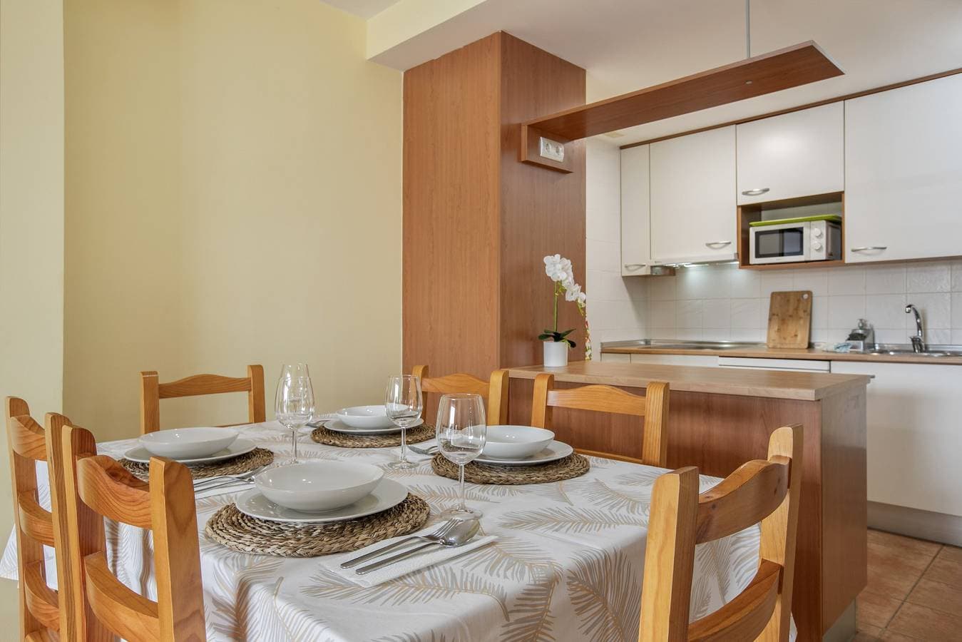 Foto 7 von 31: Ferienwohnung 'Palm Serenity' mit Gemeinschaftspool, WLAN und Klimaanlage
