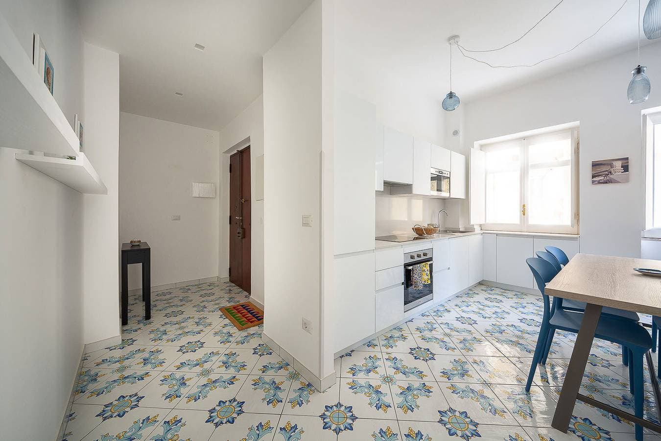 Foto 8 von 24: Ferienwohnung für 6 Personen mit Balkon