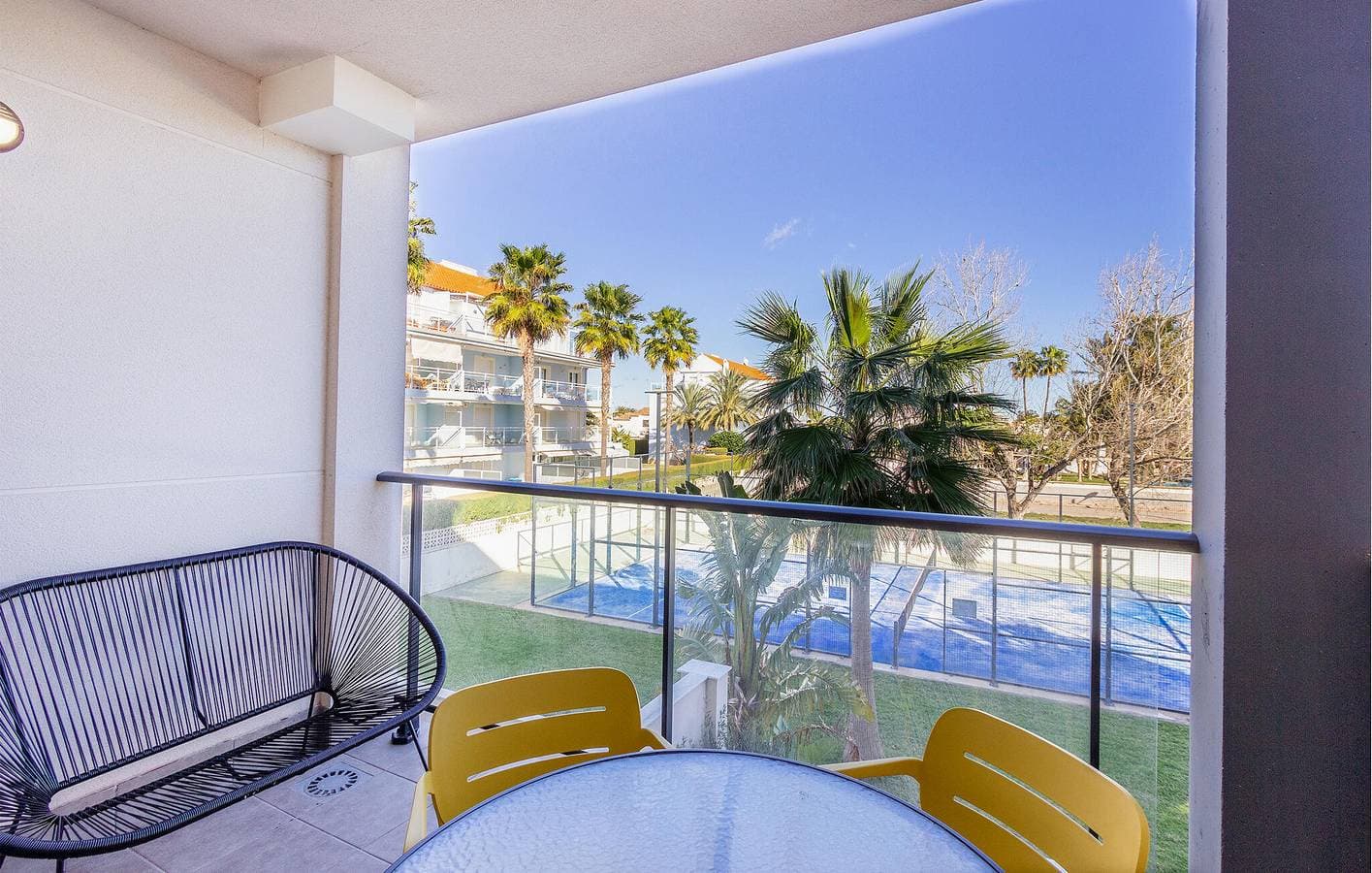 Foto 11 von 21: Luxus-Wohnung mit Pool, Terrasse und Internet, in der Nähe von Les Bovetes Strand