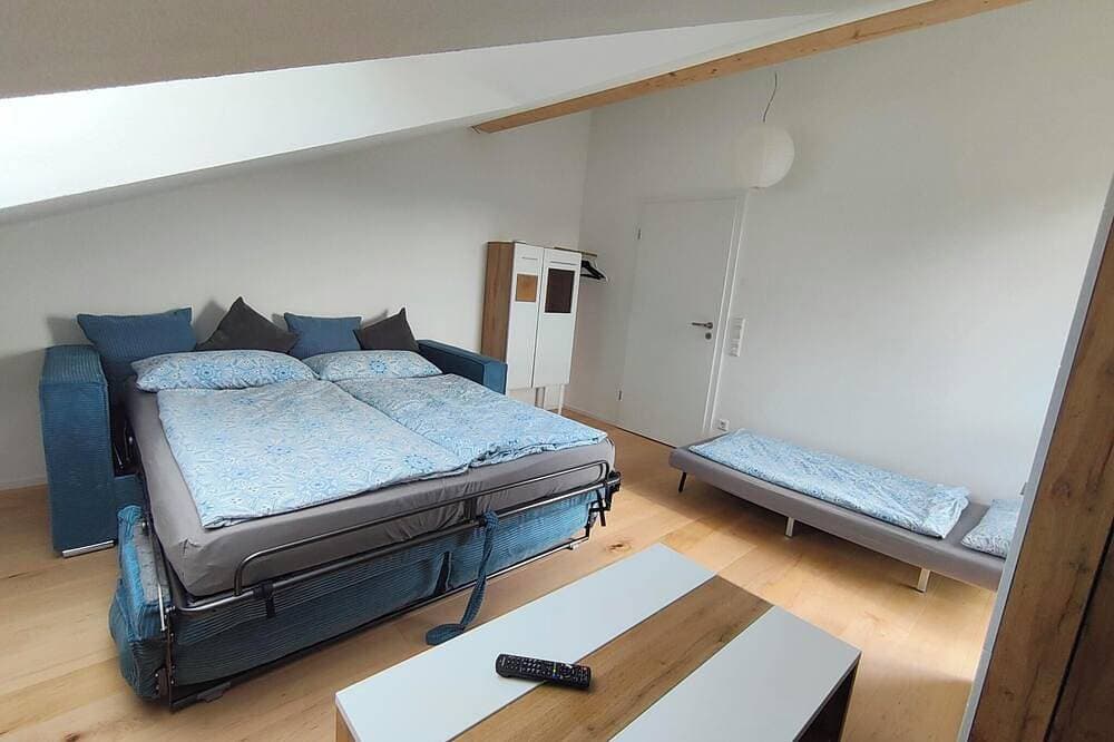 Foto 4 von 21: Gemütliche 3 Zimmer Ferienwohnung mit eigener  Terasse, Berg- und Seeblick