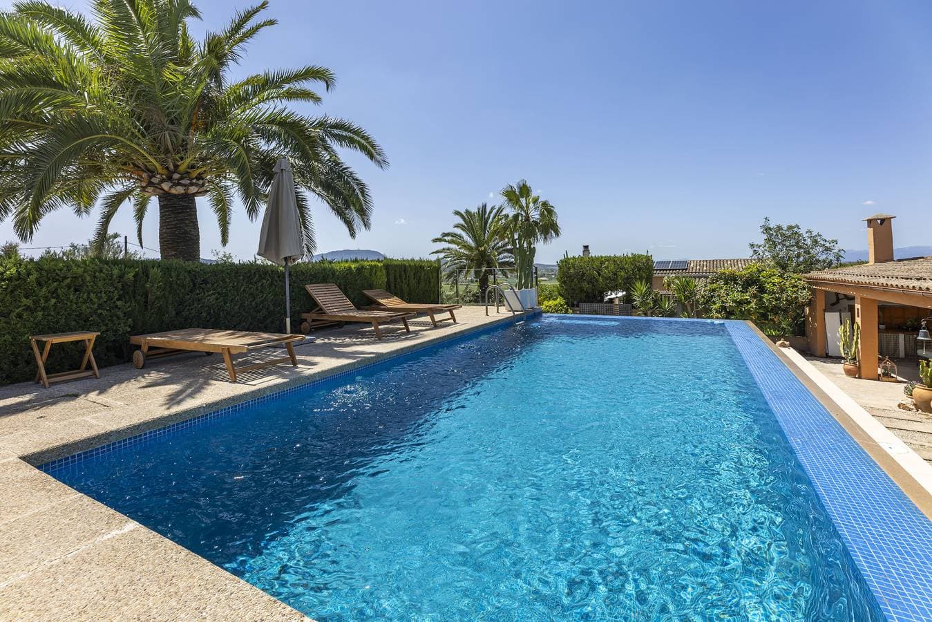 Foto 7 von 29: Villa für 6 Personen mit Balkon
