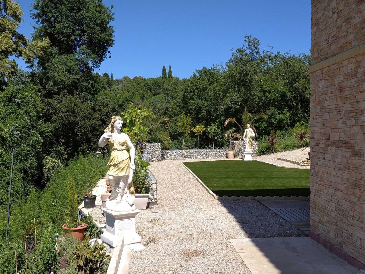Foto 4 von 50: "Villa Sculpture" mit Terrasse