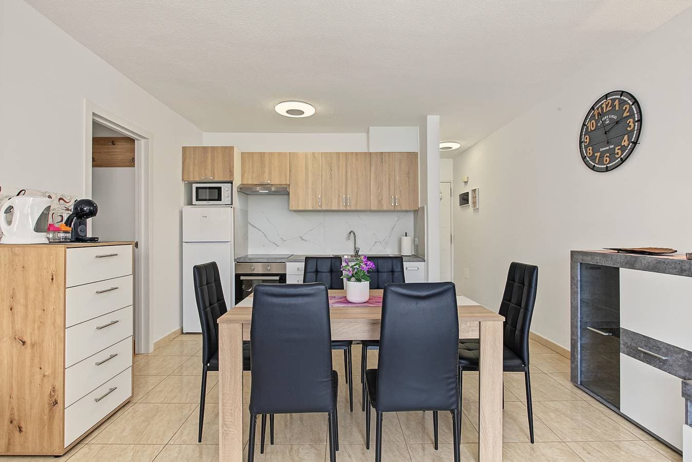 Foto 5 von 27: Geräumiges, helles Mareverde-Apartment mit Meerblick, Pool und WLAN