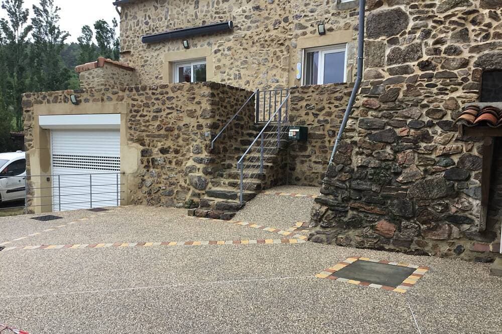 Foto 8 von 19: Ruhiges Haus Berg Schwimmen Bergfahren Wandern