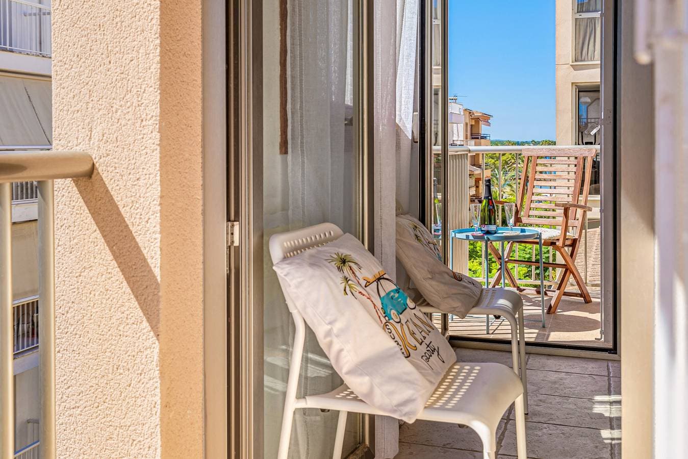 Foto 4 von 26: Ferienwohnung "Mariners" nahe dem Strand mit Meerblick, Klimaanlage & Terrasse