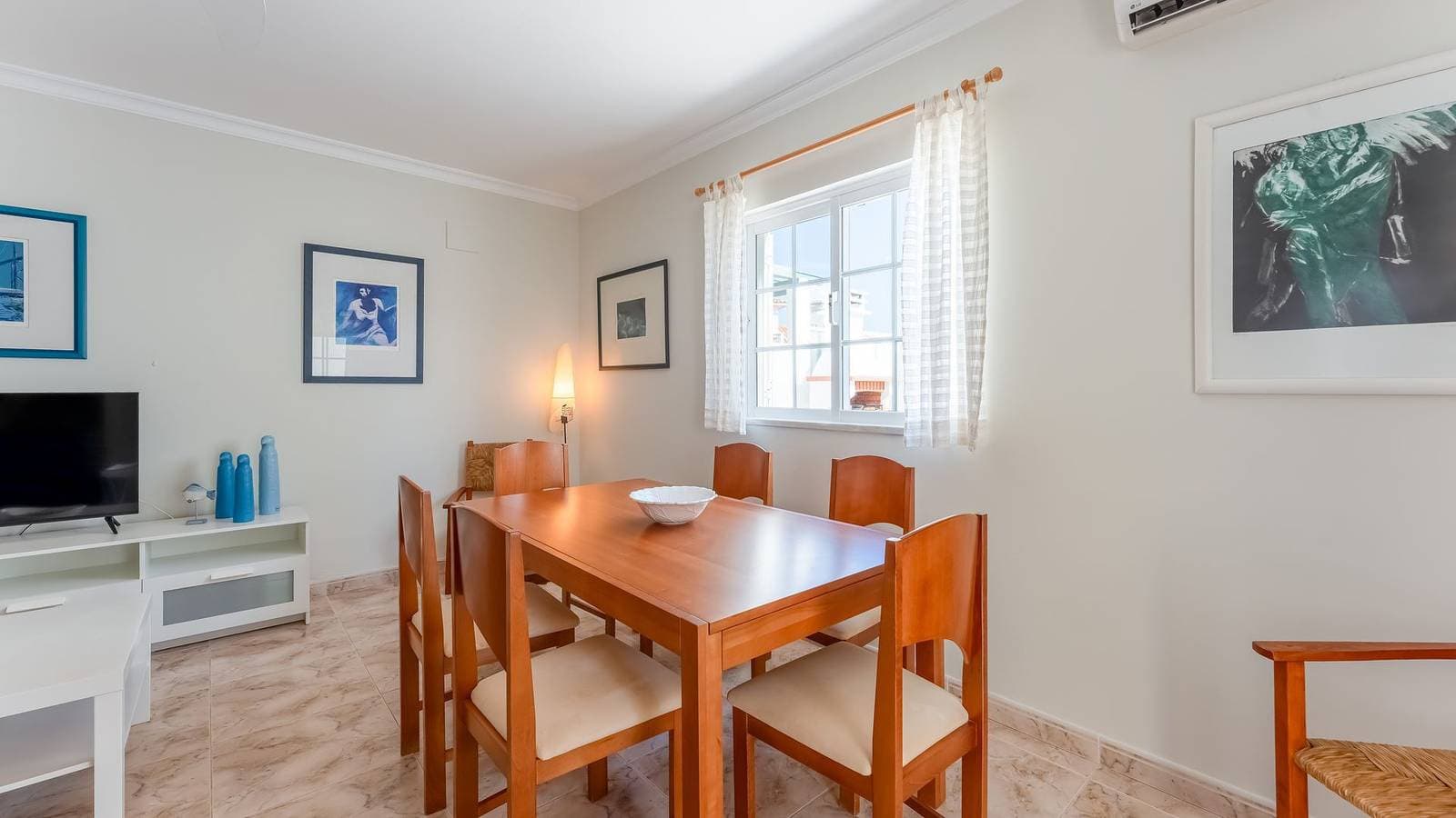 Foto 11 von 37: Ferienhaus für 6 Personen mit Terrasse