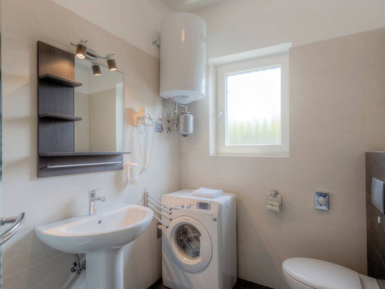 Foto 8 von 34: Moderne Ferienwohnung mit Balkon direkt am Strand