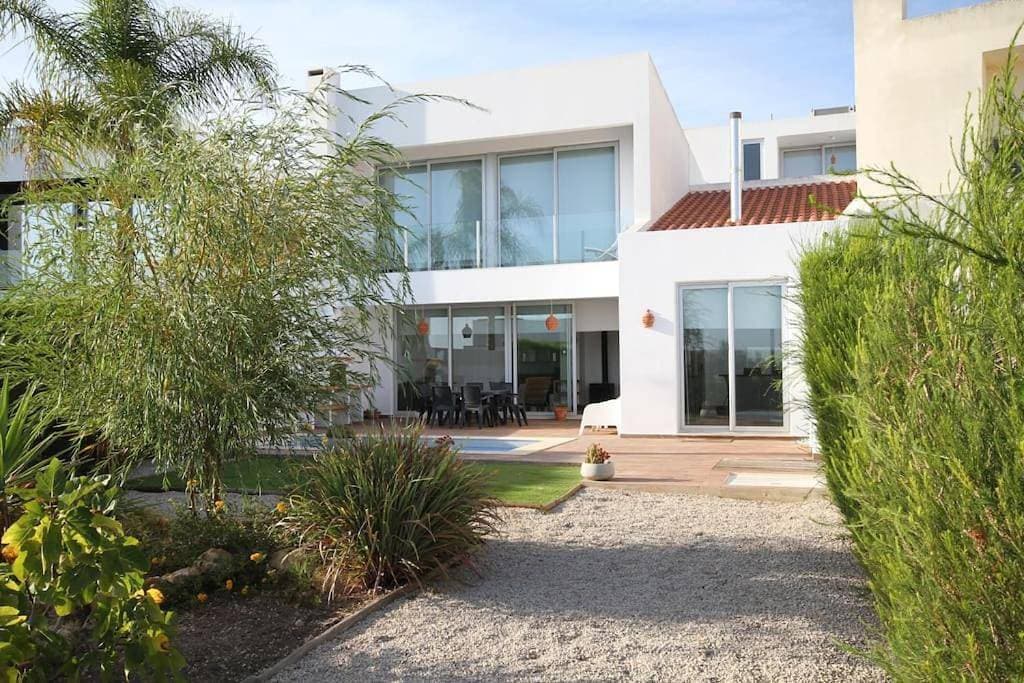 Foto 3 von 63: Villa with Private Pool