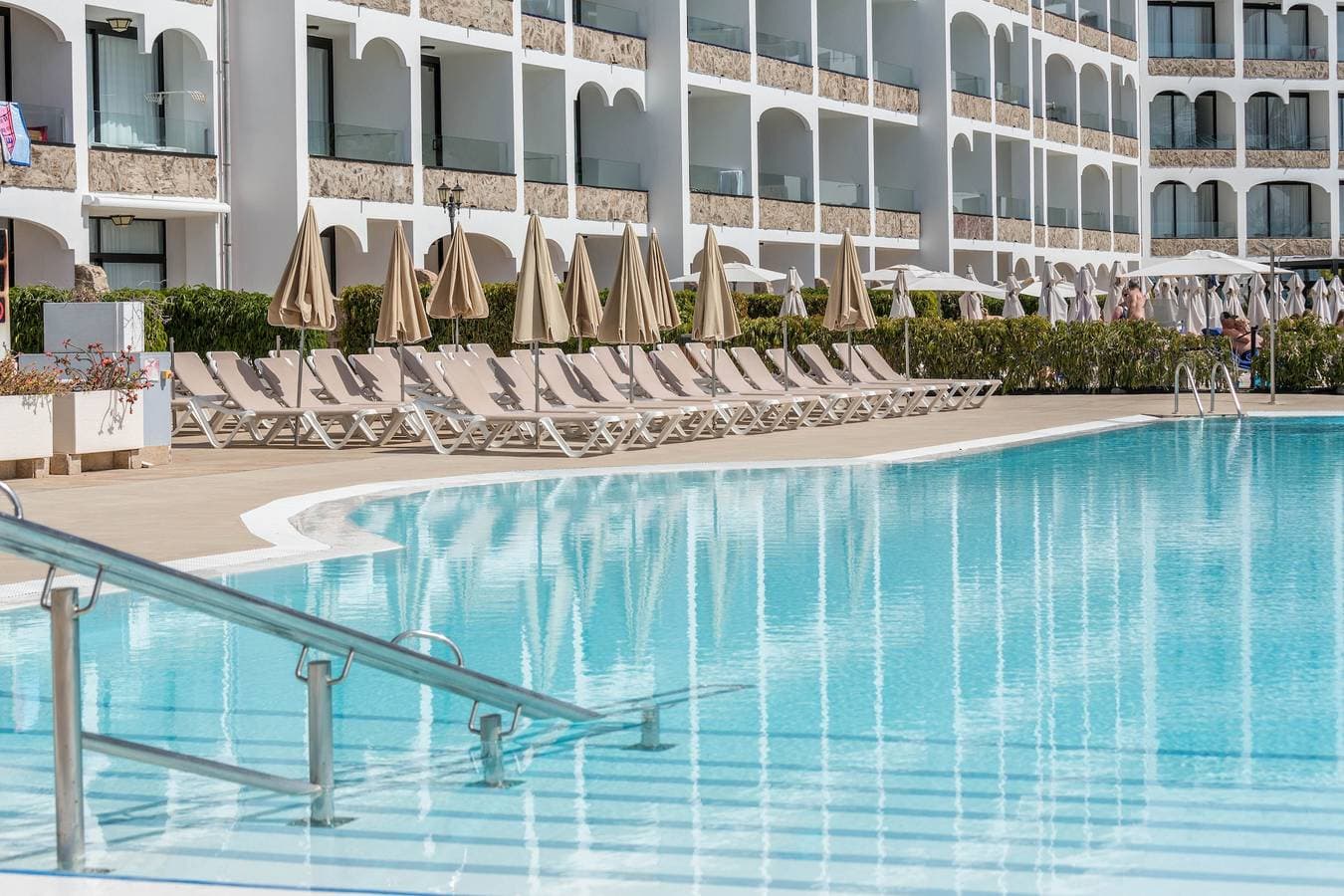 Foto 4 von 21: Ferienwohnung 'Riviera Peace' in Strandnähe mit Gemeinschaftspool und WLAN
