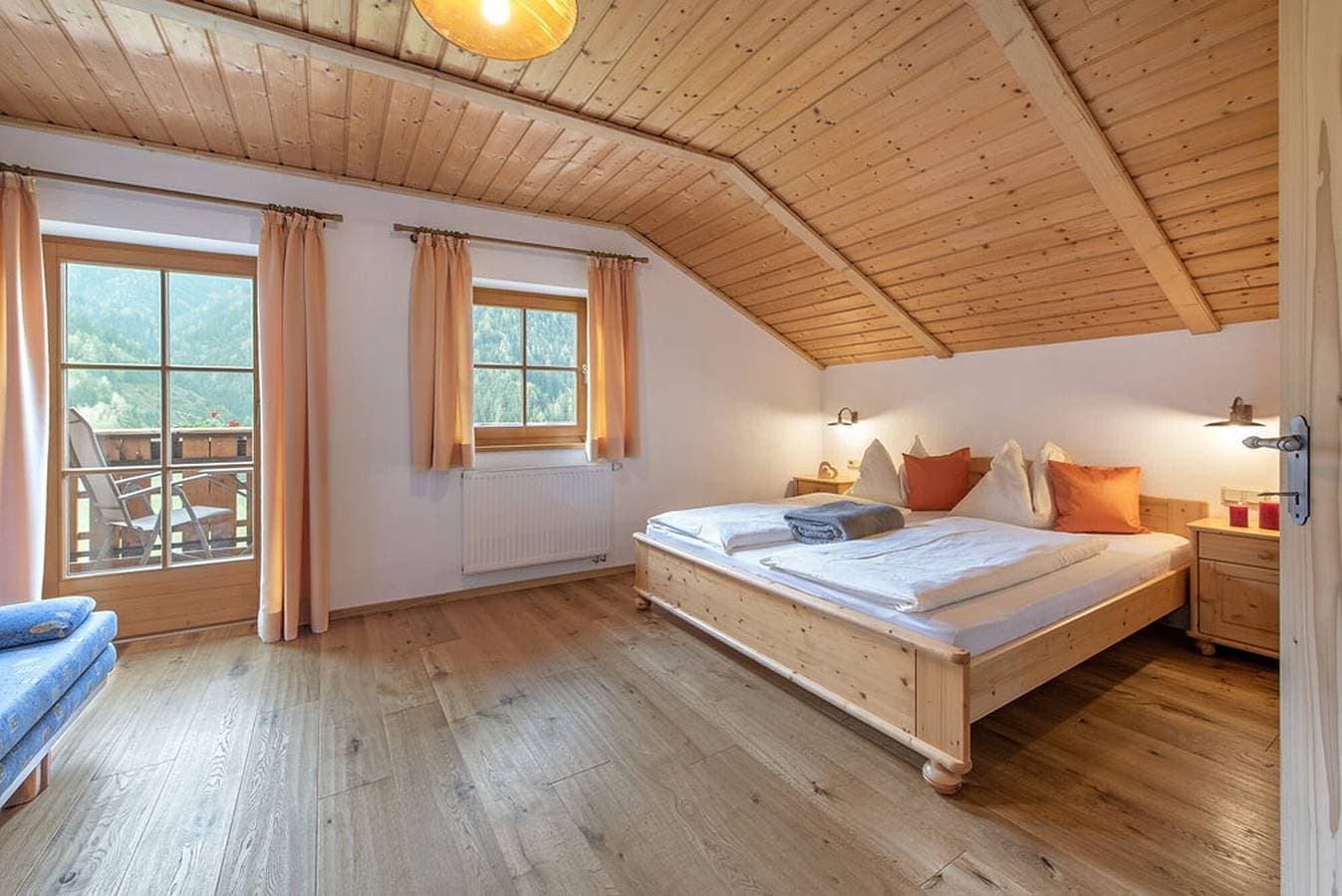 Foto 2 von 19: Ferienwohnung "Oberglarzhof Kirsch" mit Bergblick, Garten & WLAN