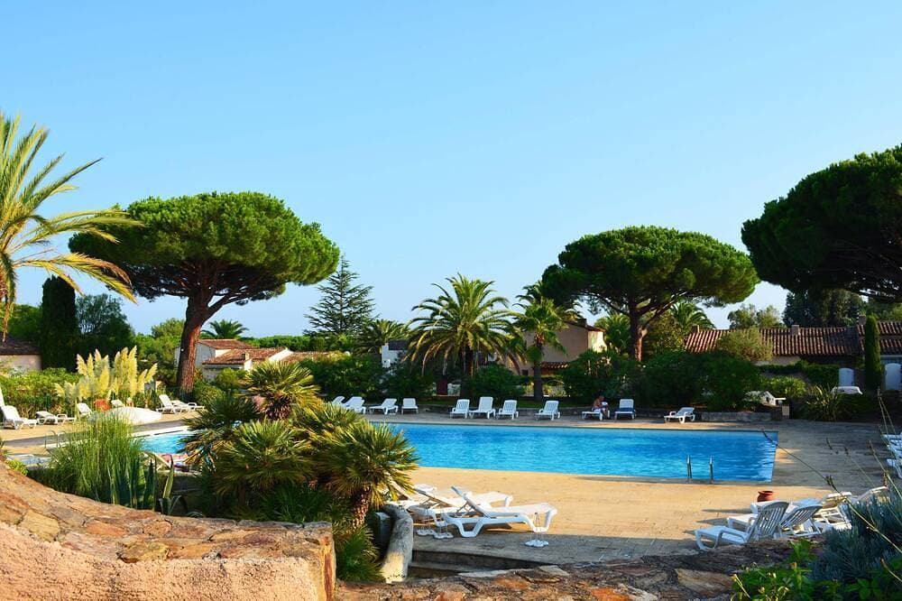 Ferienwohnung mit Pool, 300 m Strände Tahiti, Moorea, Ramatuelle, Saint-Tropez. 1