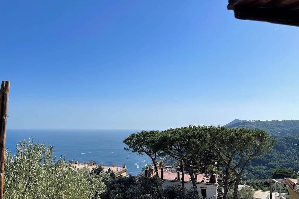 Italian-style sea-view cottage suspended between Sorrento and the Amalfi Coast 1