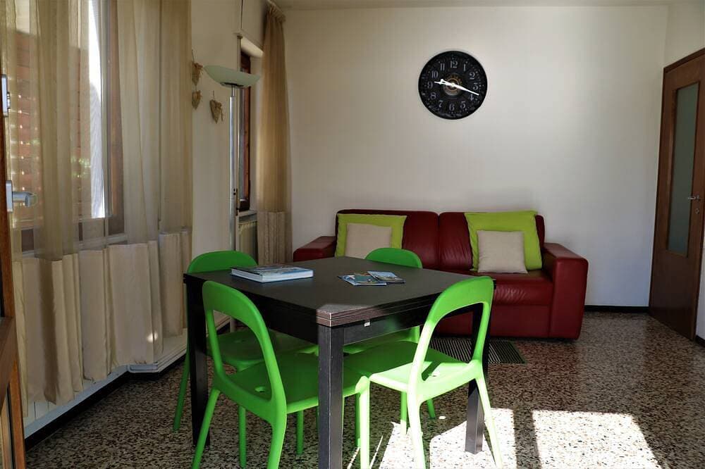 Foto 10 von 21: Haus mit privatem Garten und herrlichem Seeblick