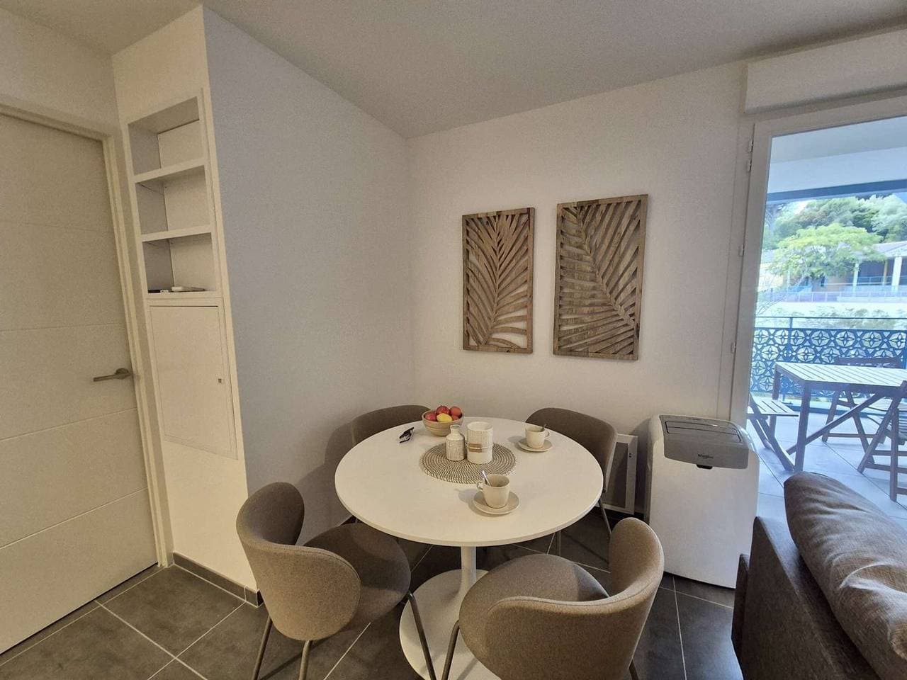 Foto 6 von 26: Moderne Wohnung mit Pool, Klimaanlage und Parkplatz in Cavalaire-sur-Mer
