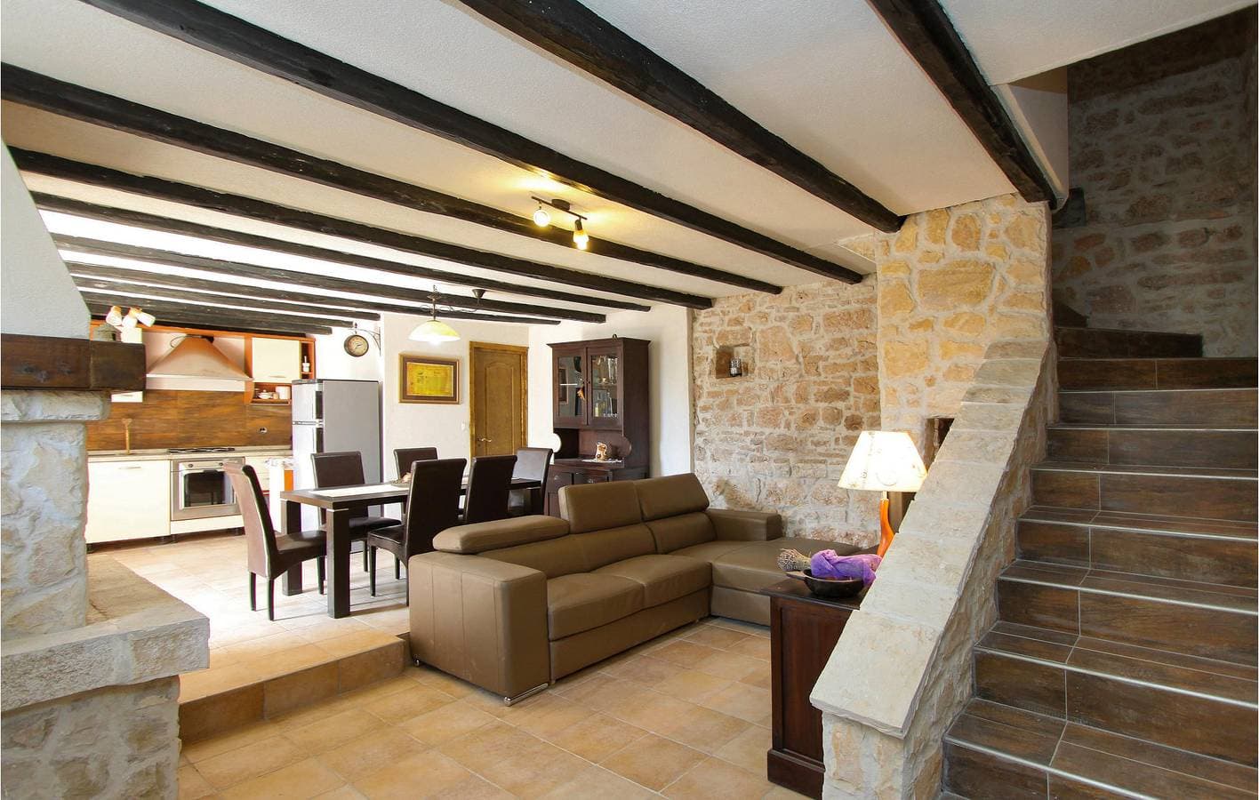 Foto 6 von 45: „Charmante 2-Zimmer-Wohnung mit Pool, Terrasse und erstklassiger Lage in Prhati“