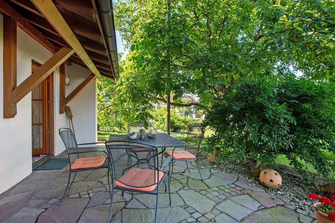 Foto 3 von 20: Ferienwohnung 'Nussbäumle' mit Privatterrasse, Gemeinschaftsgarten und Wi-Fi