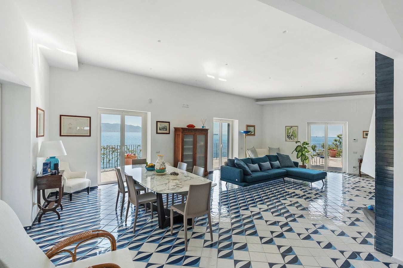 Foto 6 von 40: Villa 'Luxury A Strapiombo Sul Mare' mit Meerblick, Wi-Fi und Klimaanlage