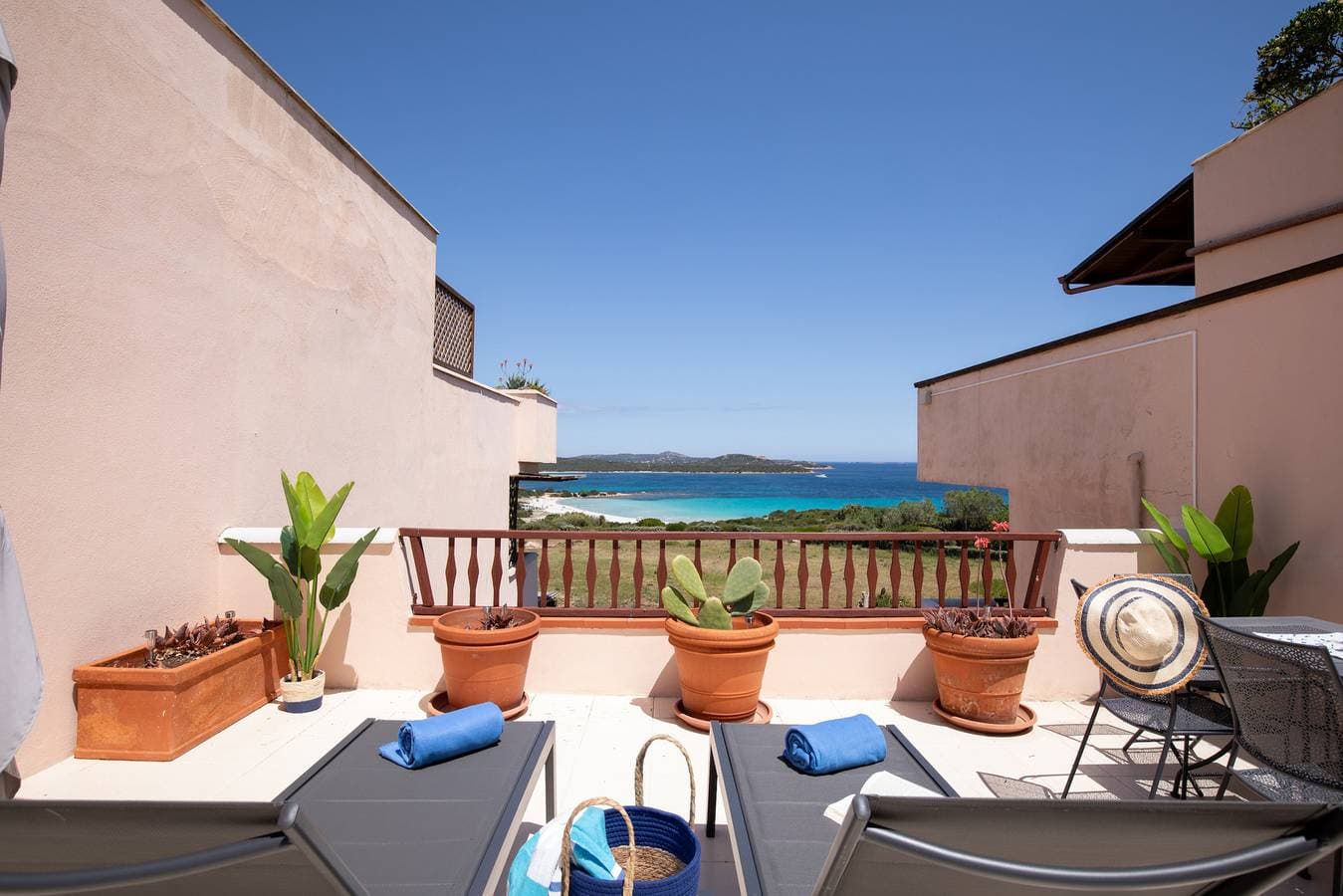 Harenae Beach Gateaway 1