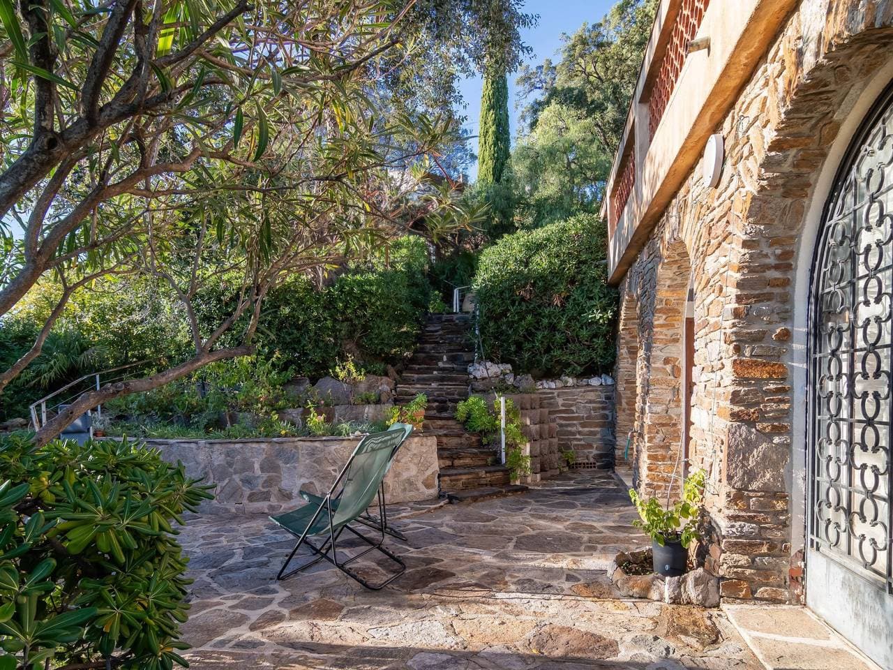 Le Rayol Canadel 13 km von Le Lavandou: Schönes Zweifamilienhaus Hibiscus 1