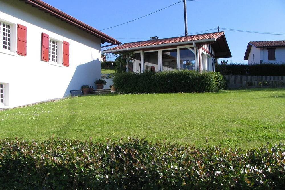 Foto 13 von 30: Traditionelles, baskisches Ferienhaus mit Swimmingpool und Sommerküche