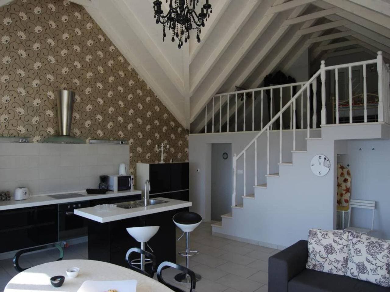 Foto 7 von 33: Villa Tony - Five Bedroom Villa with Terrace, Swimming Pool and Sea View